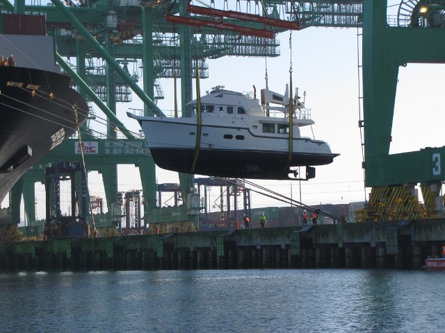 N5263 being lowered into the water in Tacoma