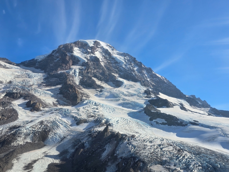 Mt Rainier on Helicopter Tour from Seattle