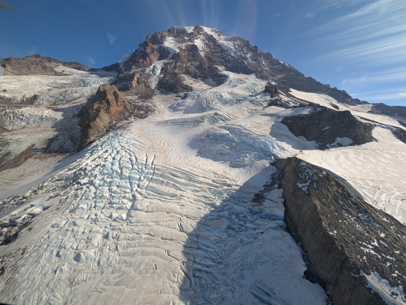 Mt Rainier on Helicopter Tour from Seattle